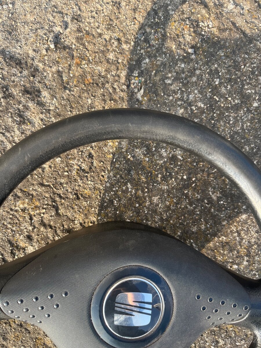 Tříramenný volant Seat, VW, Škoda atd - 3