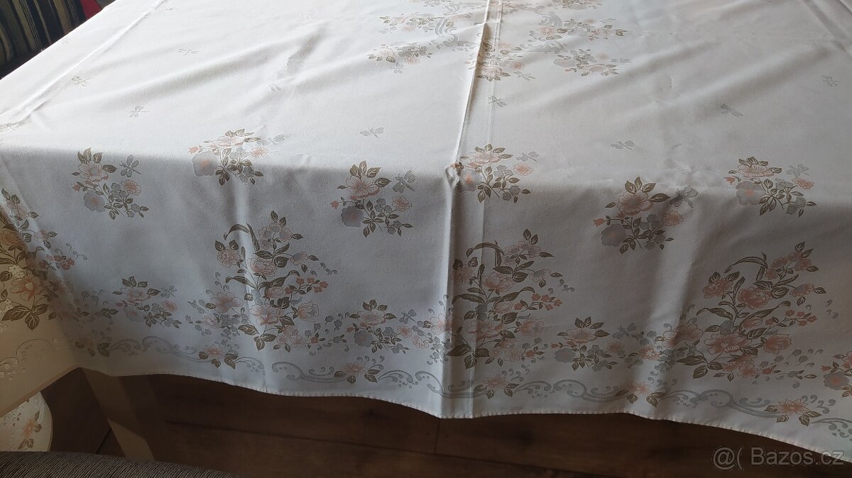 Nový ubrus sváteční - 3