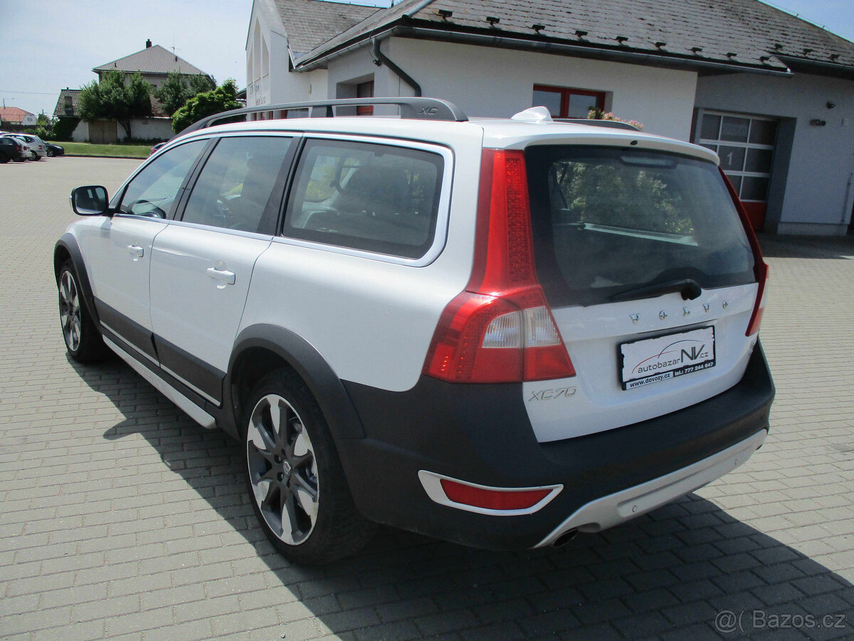 VOLVO XC70 2,4D 120KW CROSSCOUNTRY AWD GPS XENON 2013 - 3