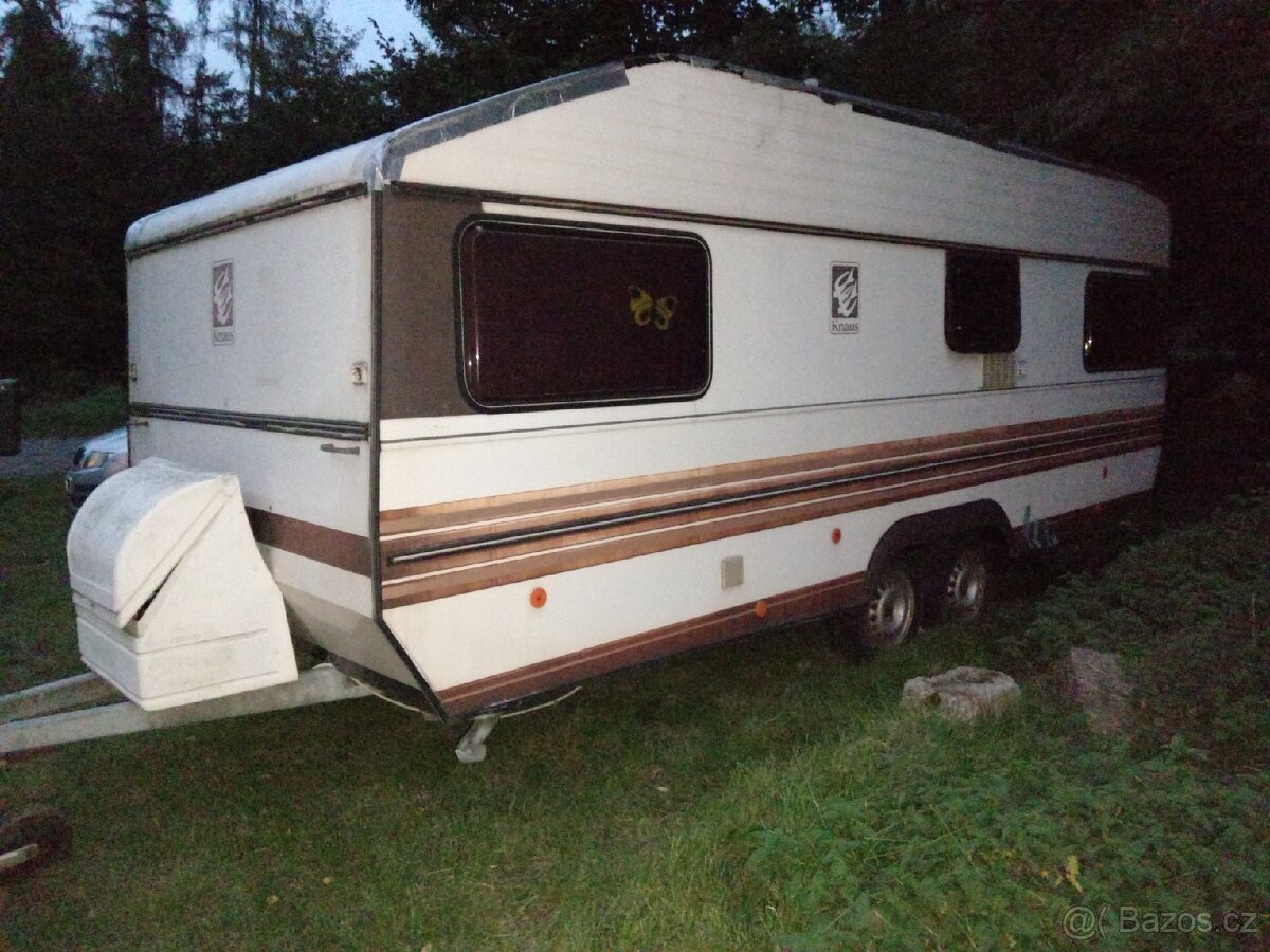 Karavan bez SPZ a TP - 3