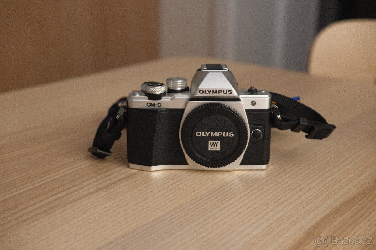 Olympus O-MD E-M10 II tělo - 3