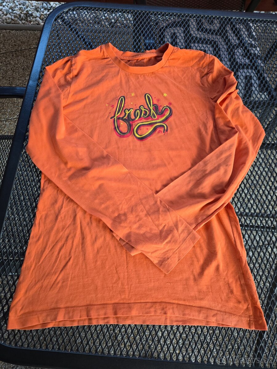 Prodám 3x dámské triko velikost S. Cena za vše. - 3