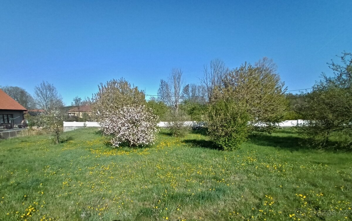 Krásný pozemek k bydlení Ouběnice - 3