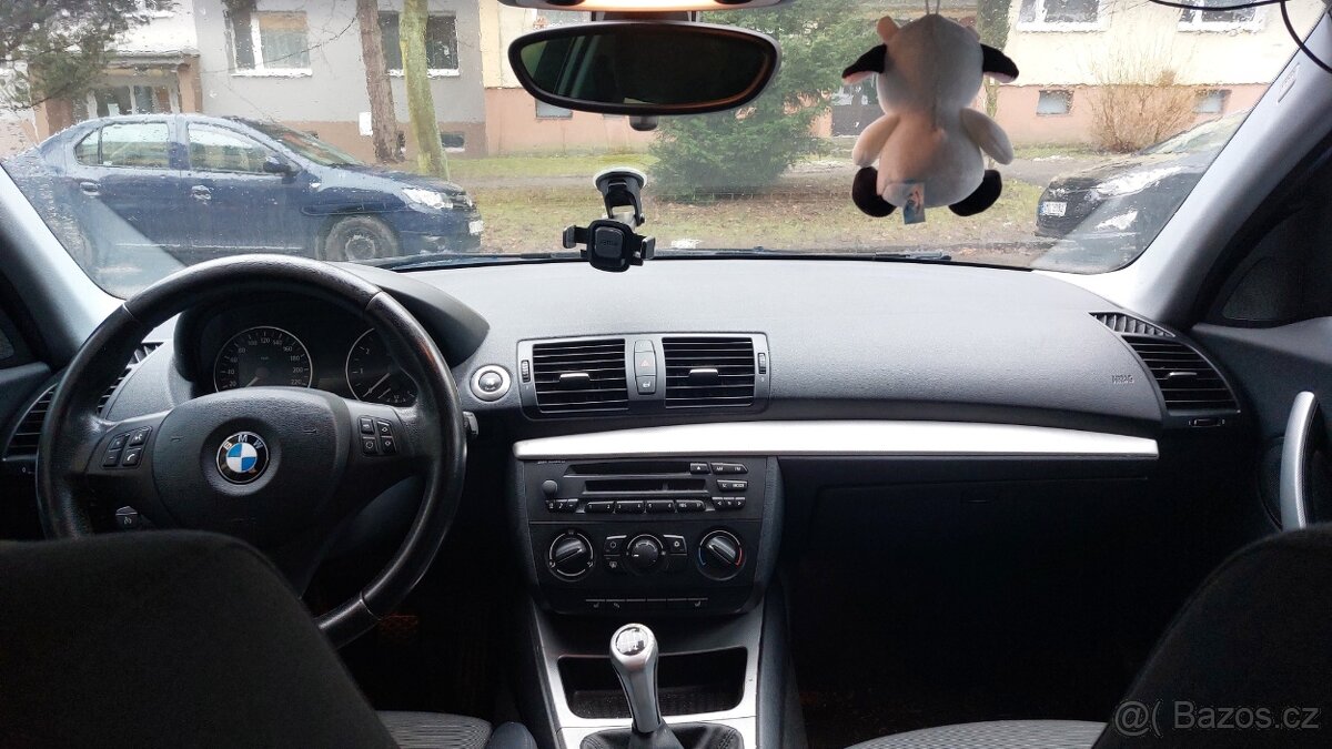 BMW E87 116i (2005) – na díly v celku - 3
