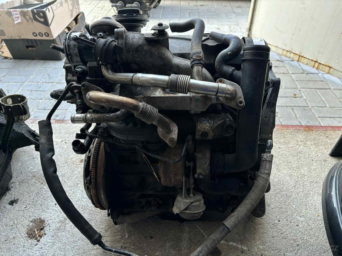 prodám Motor 1.9tdi 85kw AUY - 3