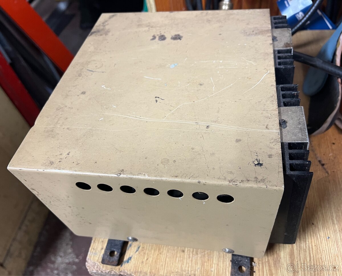 Měnič 24V/230V - 3