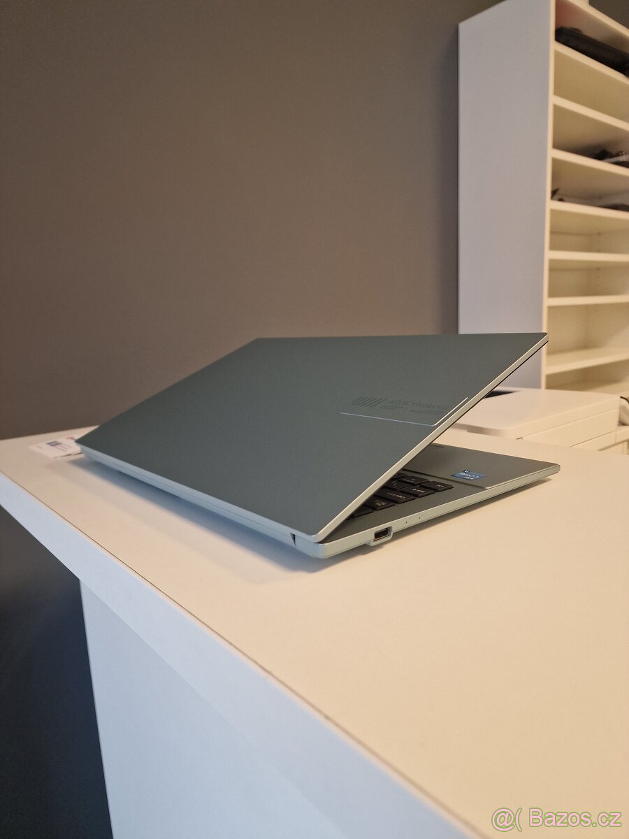 Asus Vivobook E1504G - 3