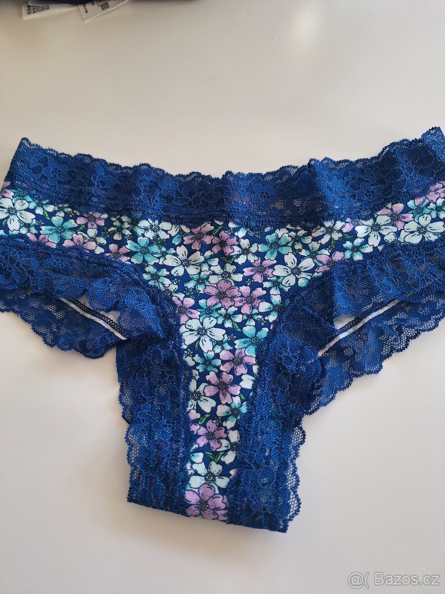 Victoria's Secret - 3