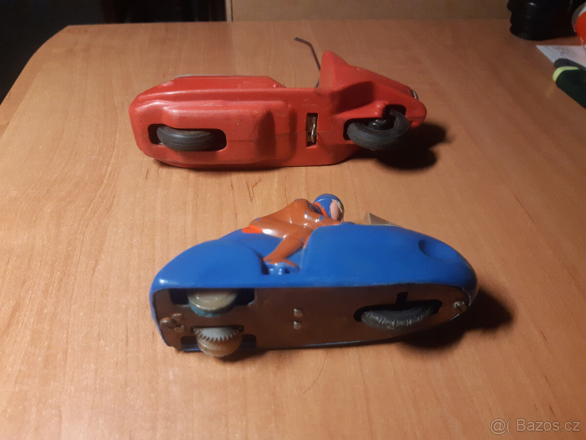 Skutr + závodní motorka - 3