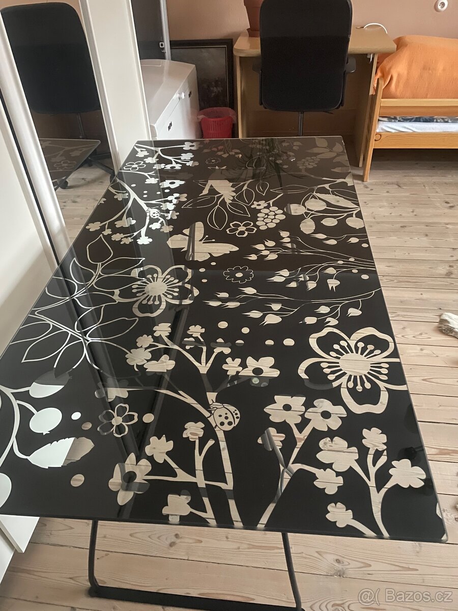 Skleněný psací stůl - 3