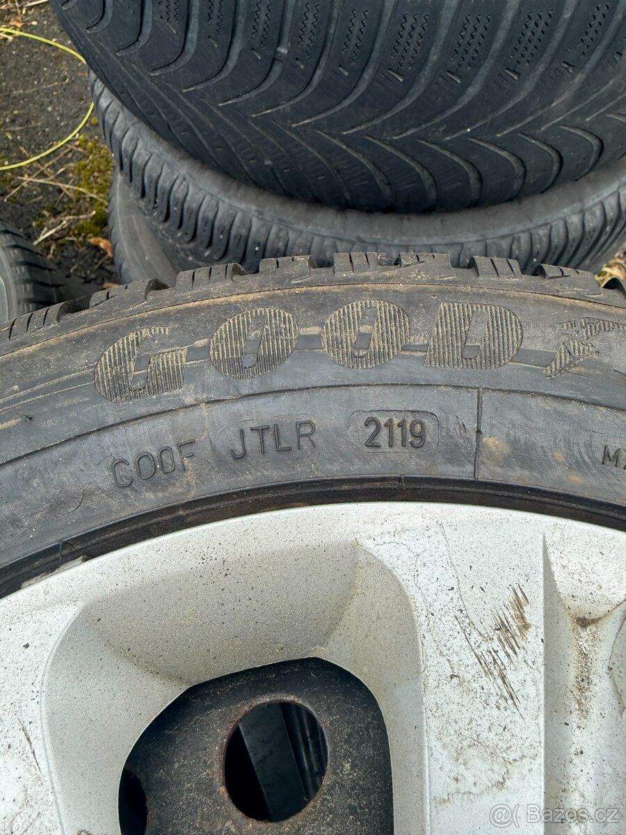 ZIMNÍ SADA KOL FORD 5x108 mm + Goodyear 205/55R16 91H - 3