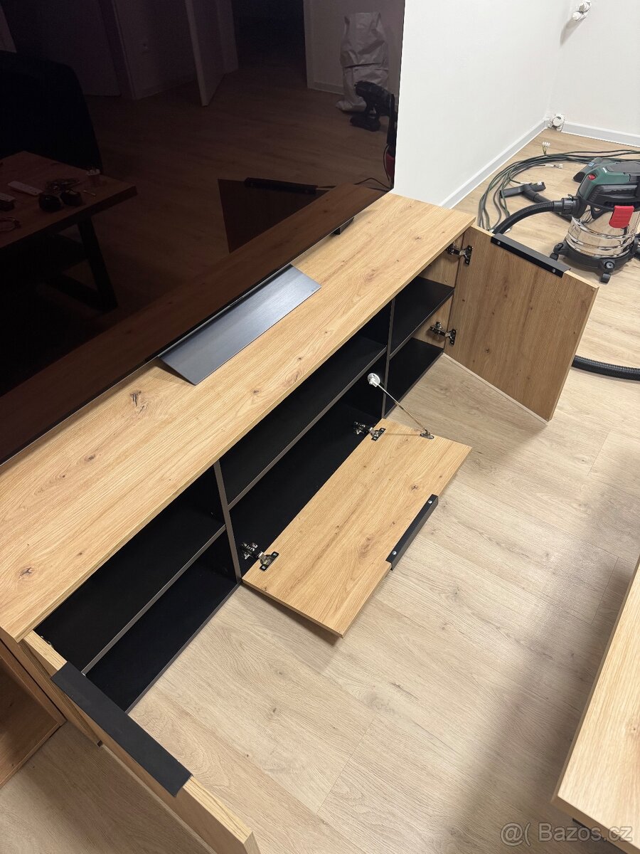 Tv komoda/stolek - 3