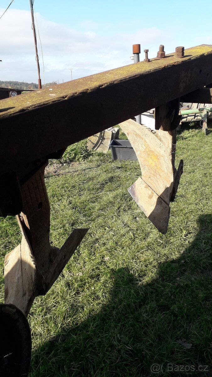 3 radličný pluh - 3