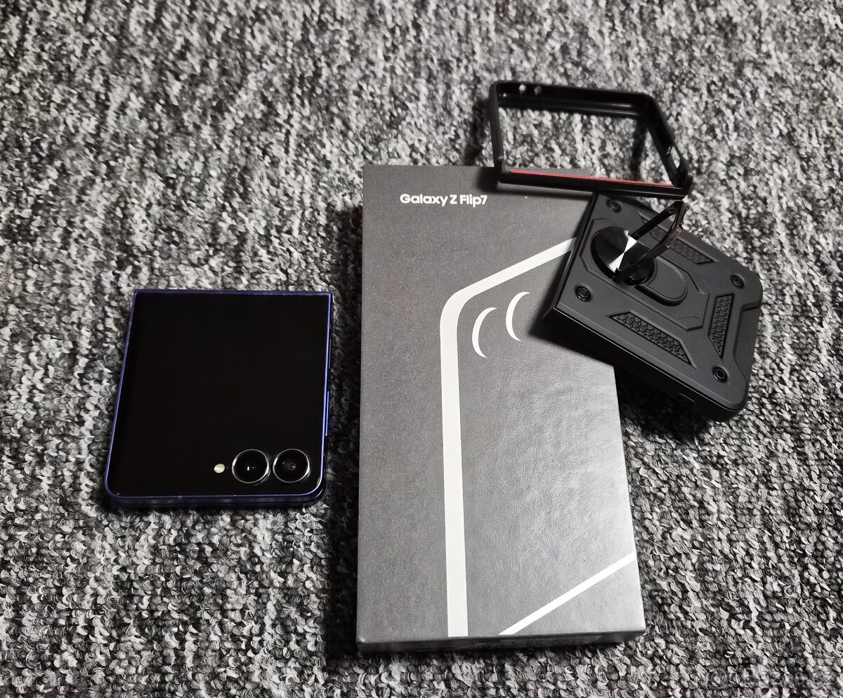 Samsung Galaxy Z Flip 7 - 3