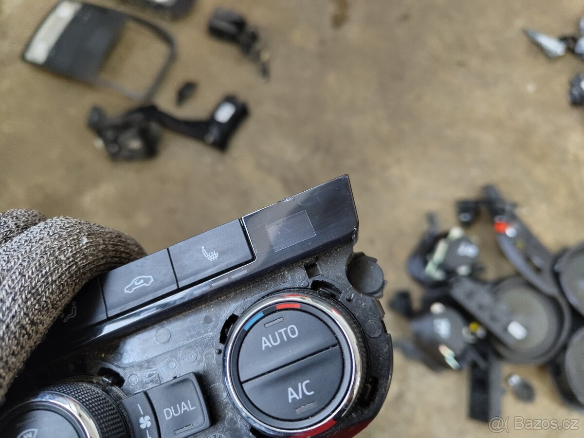 Elektronika interiéru Octavia III - 3