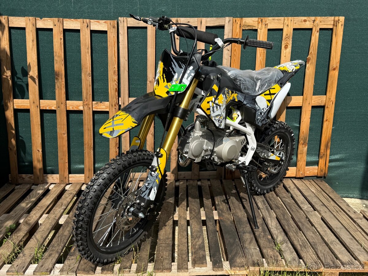 Pitbike 125ccm4T kola 17”x14” Poloautomat C104