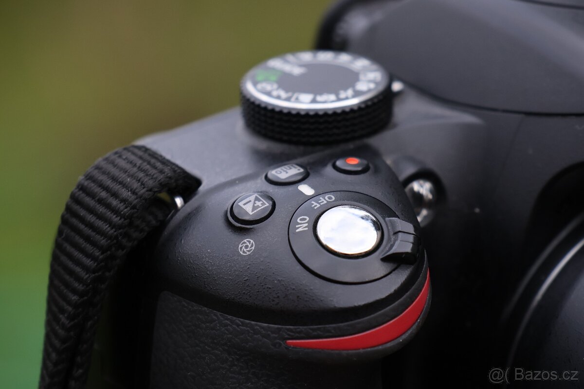 Nikon D3200 s příslušenstvím - 3