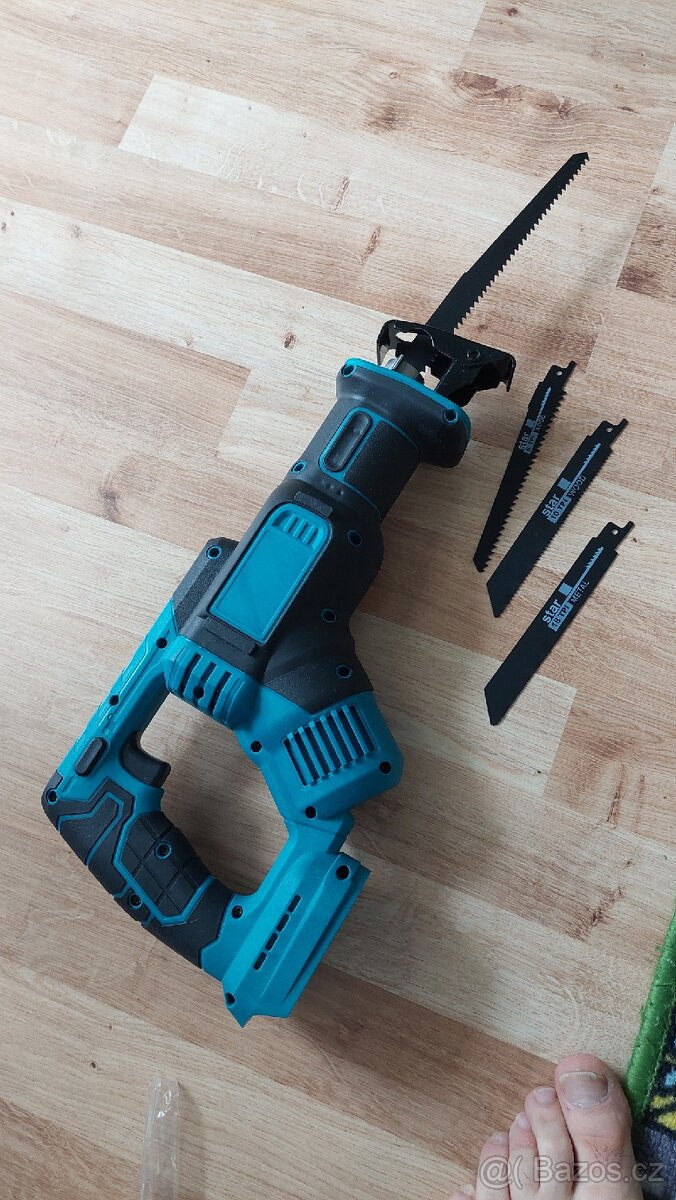 Aku oscasova pila, baterka z Makita - 3