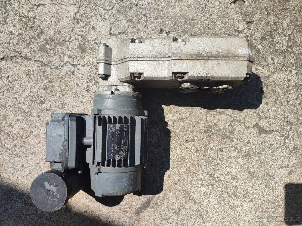 Elektromotor s převodovkou. 2ot./min. 220V. - 3