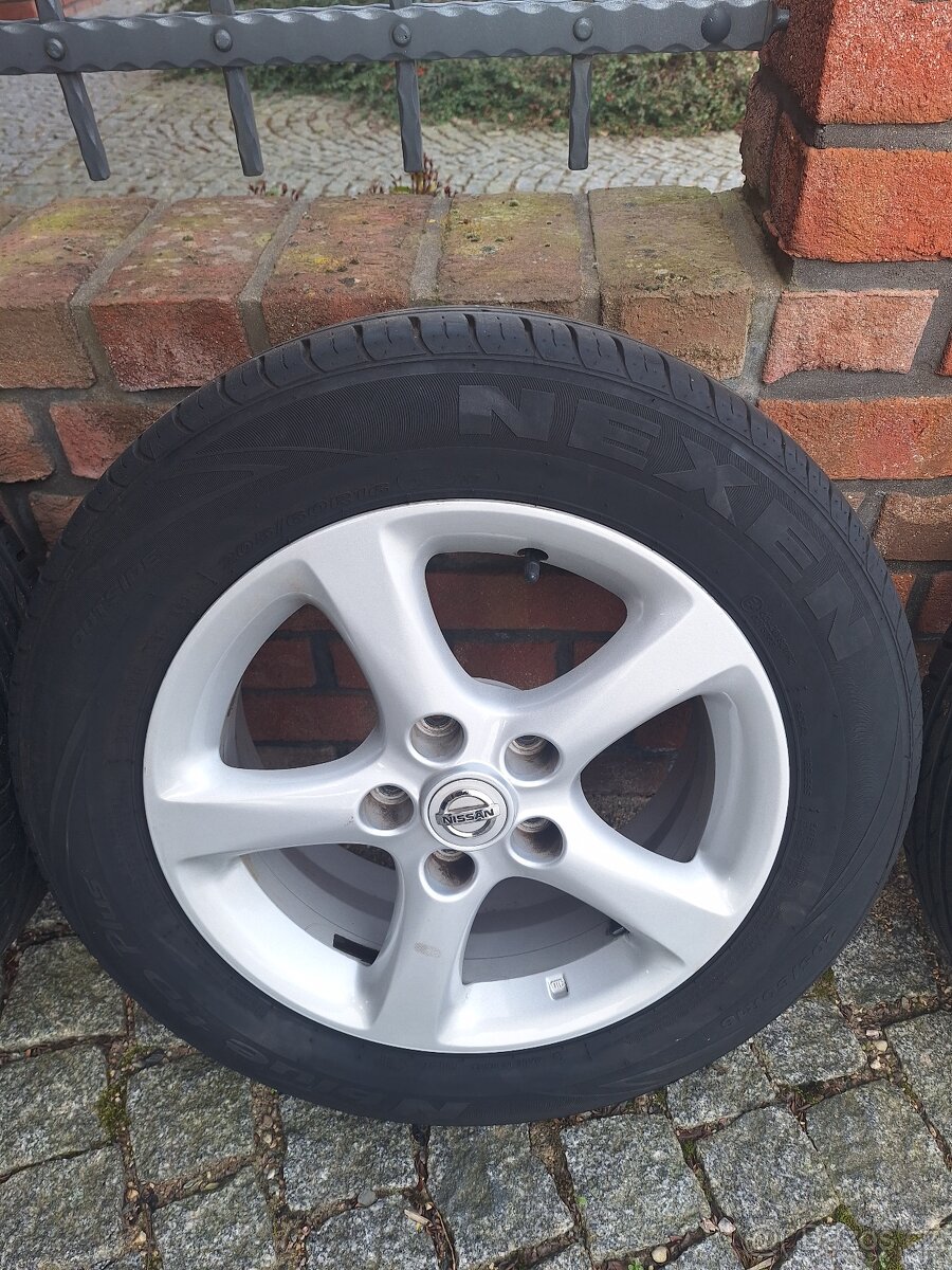 Nissan orig.Alu kola s letními pneu 205/60R16 - 3