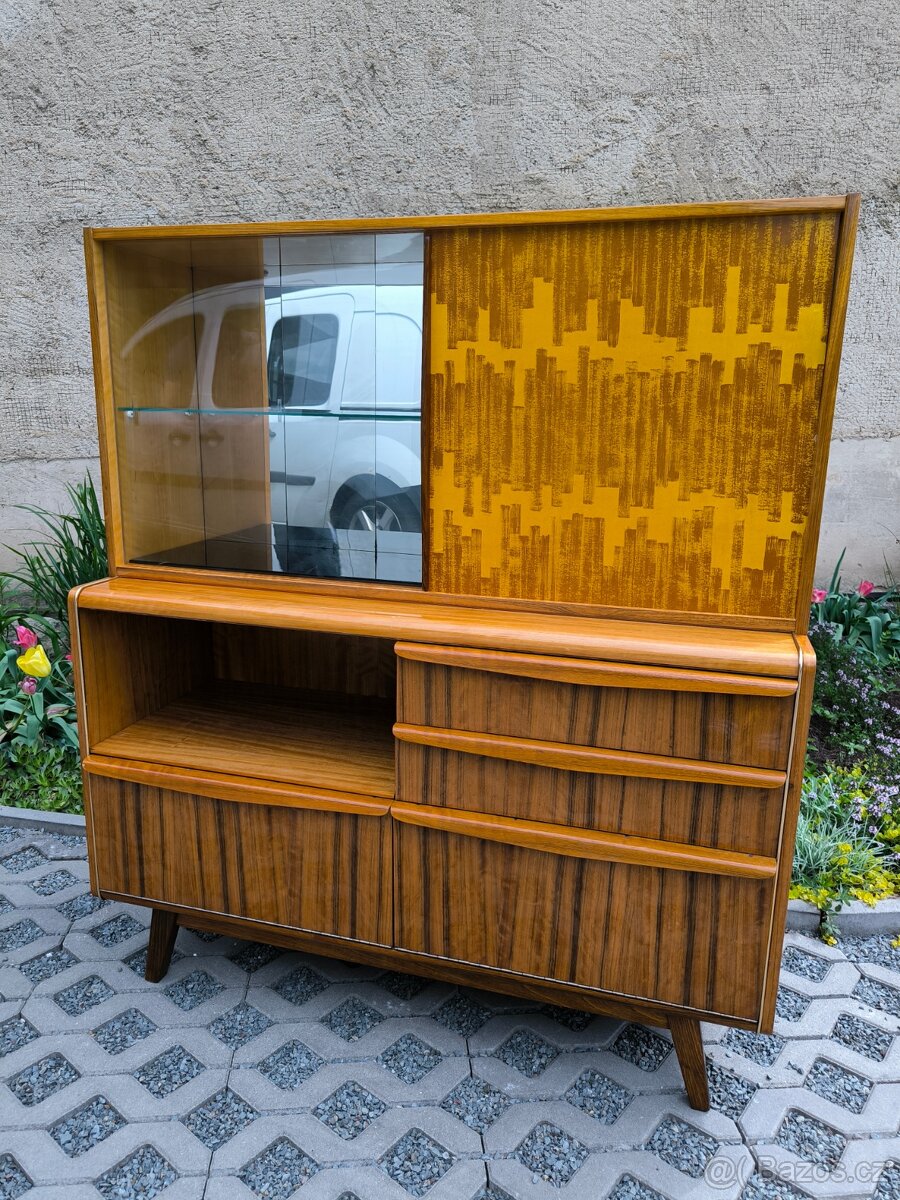 Sekretář, vitrína Jitona - Landsman a Nepožitek - 60. léta - 3