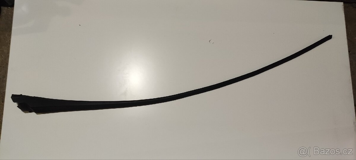 Lišta předního okna Ford s Max, levá - 3