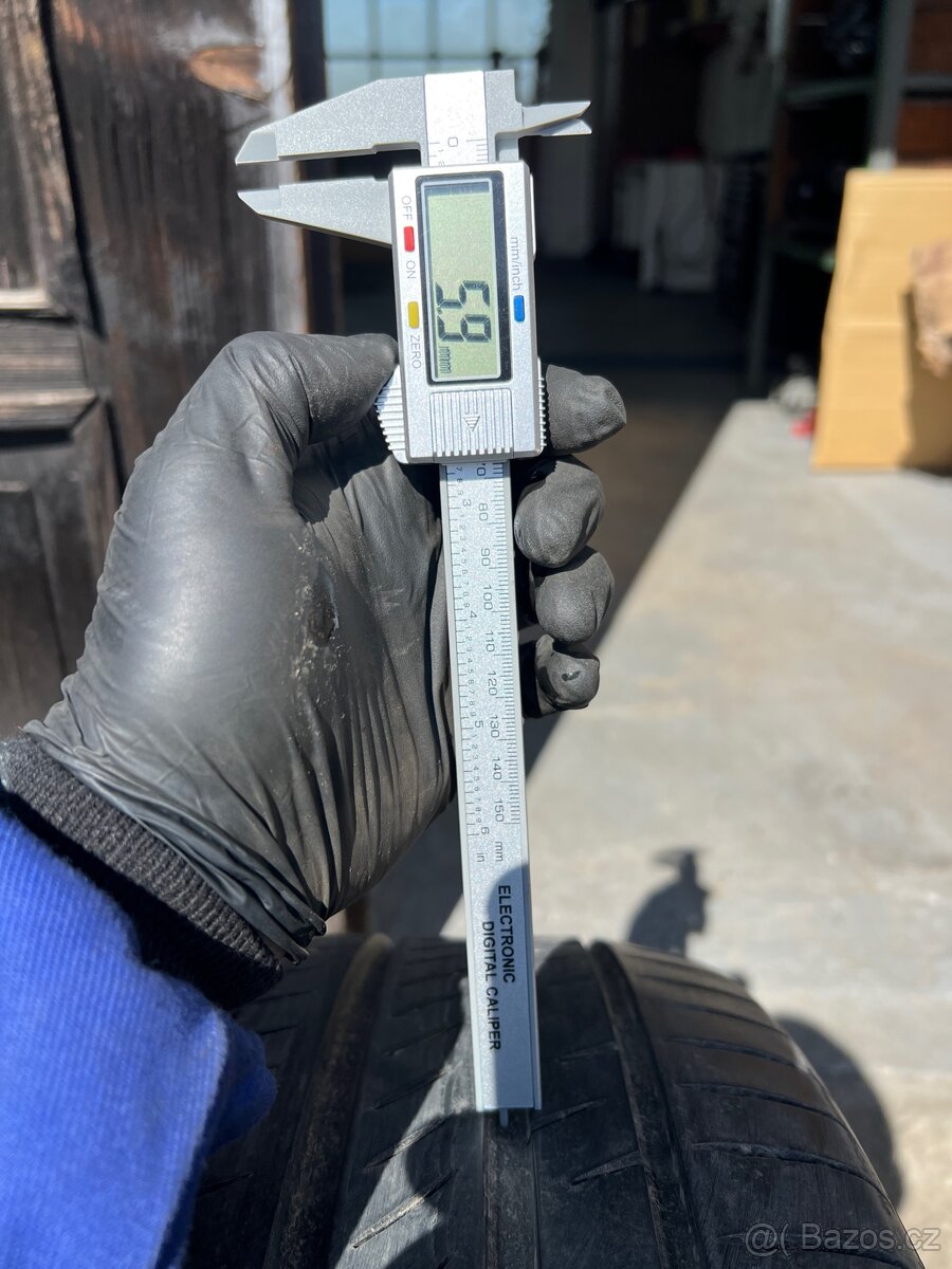 Pneumatiky 235/55R17 - 3