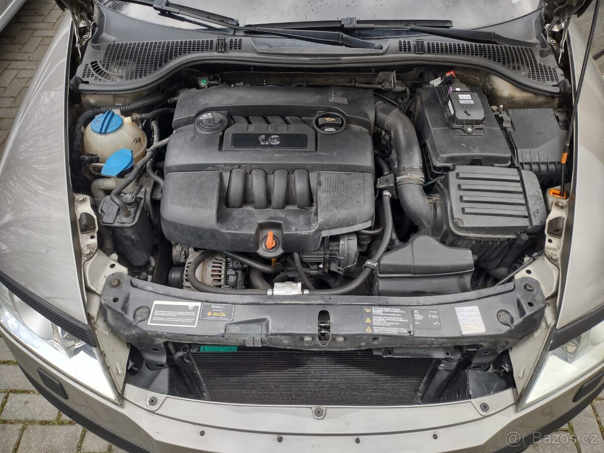 Škoda Octavia II na díly/opravu - 3