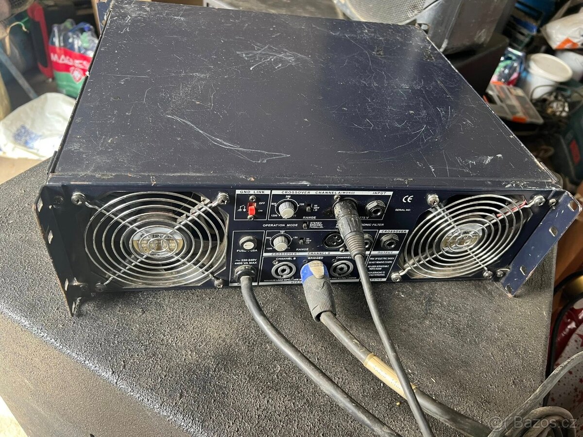 Zesilovač PLX4000 - 3