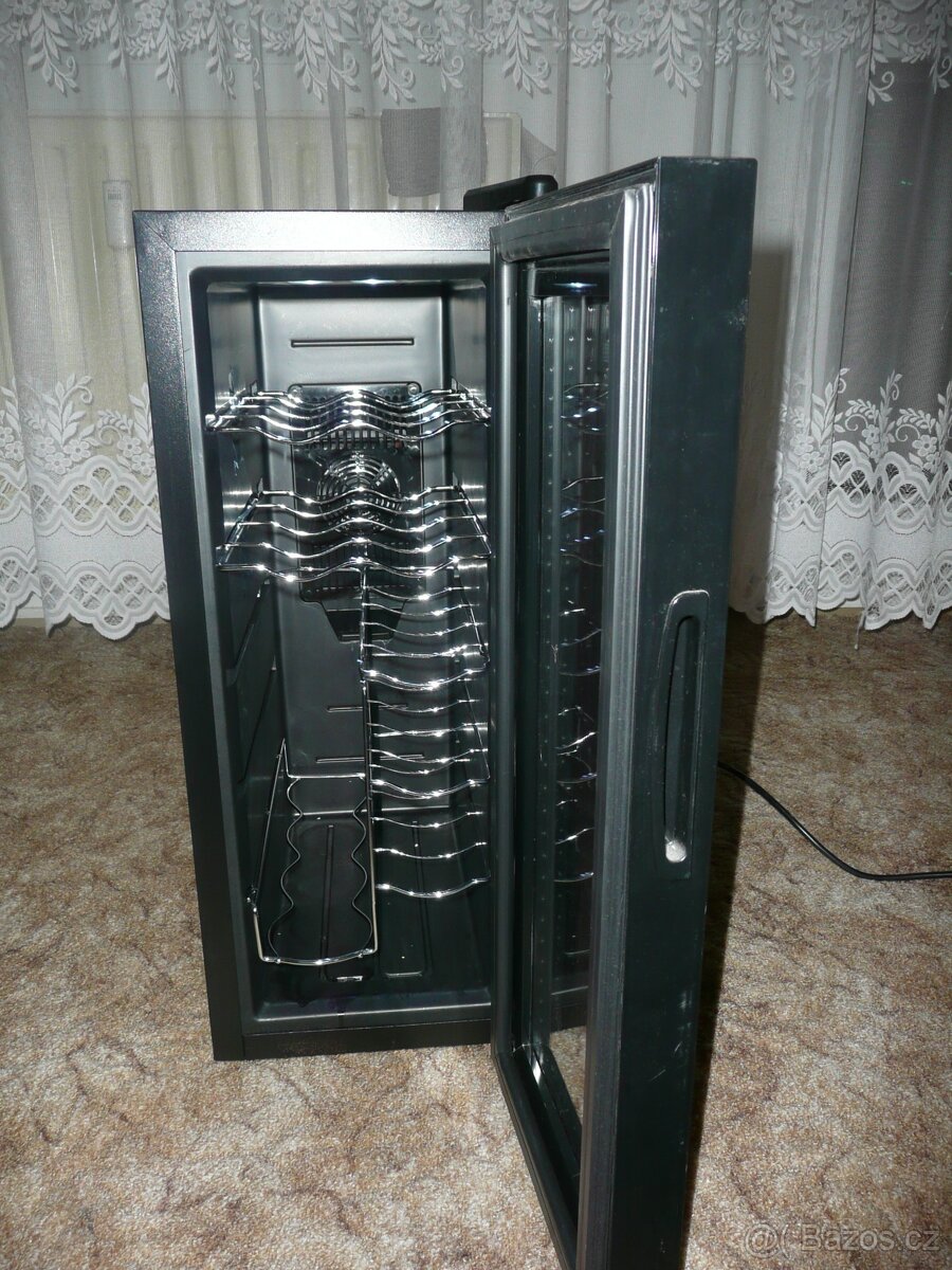 Prodám vinotéku PHILCO PW 12 F - 3