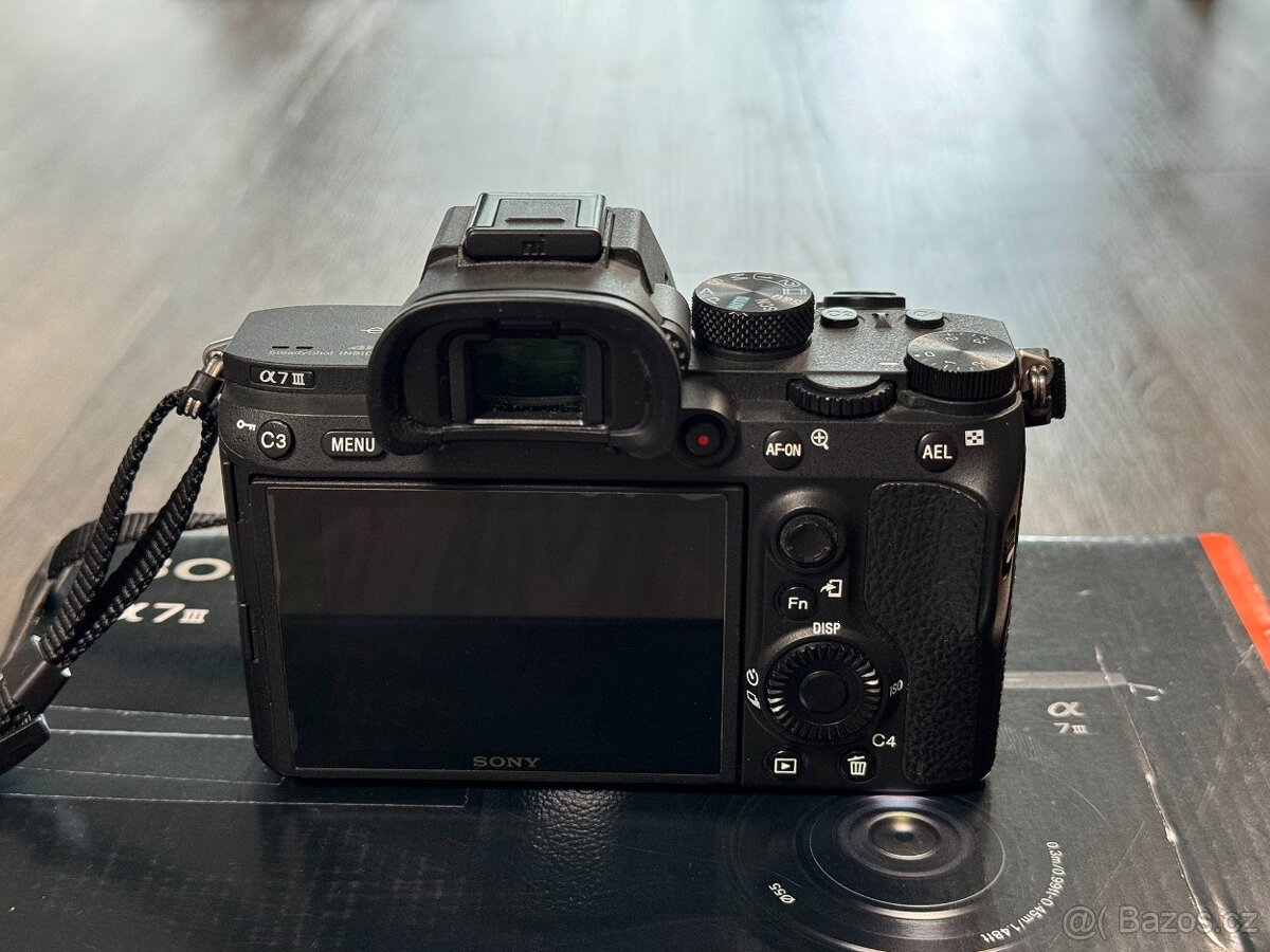 Sony A7III s příslušenstvím - jako nový - 3