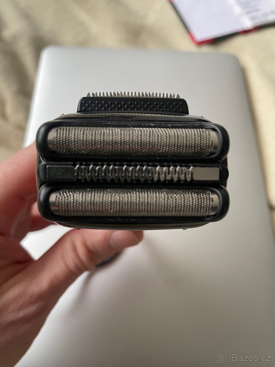 Holicí strojek Braun 3030s - 3