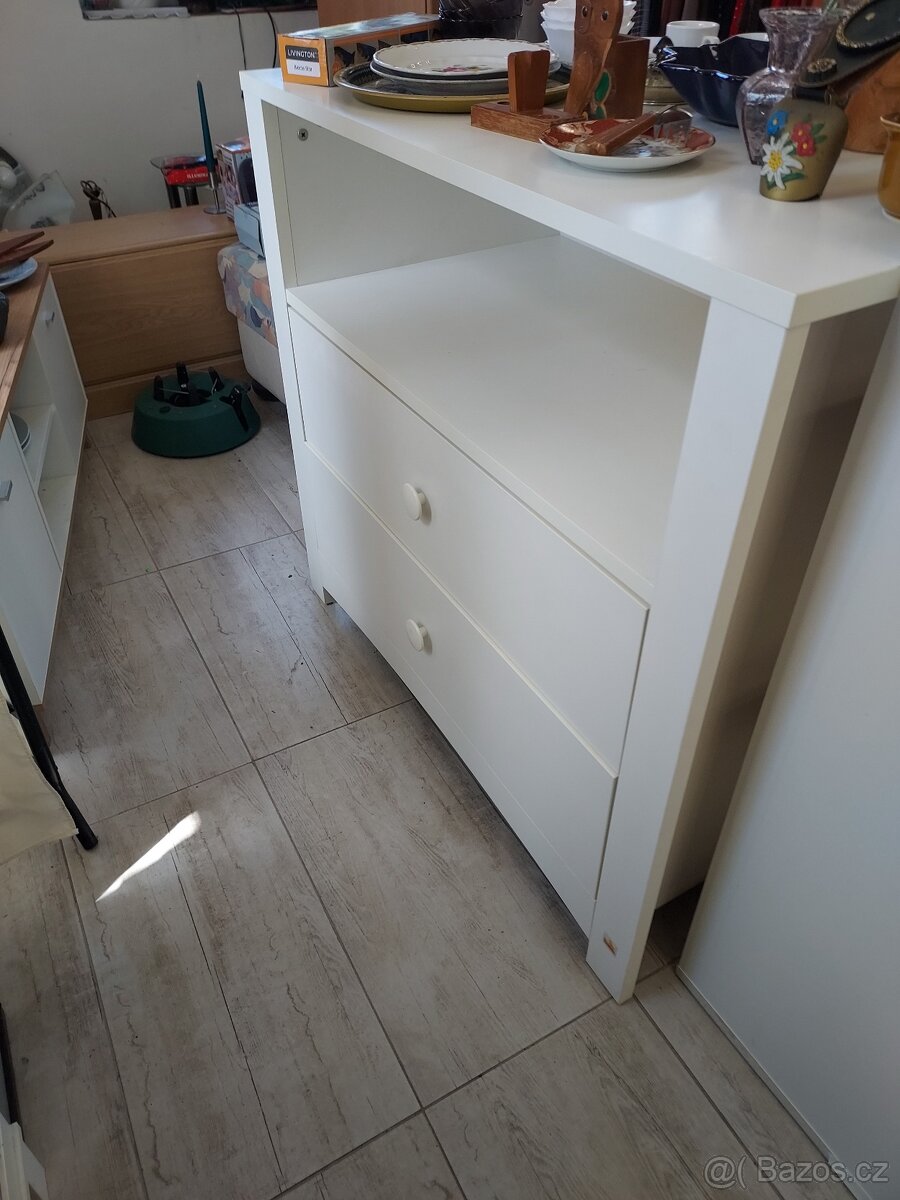 Komoda bila ze šupliky - 3