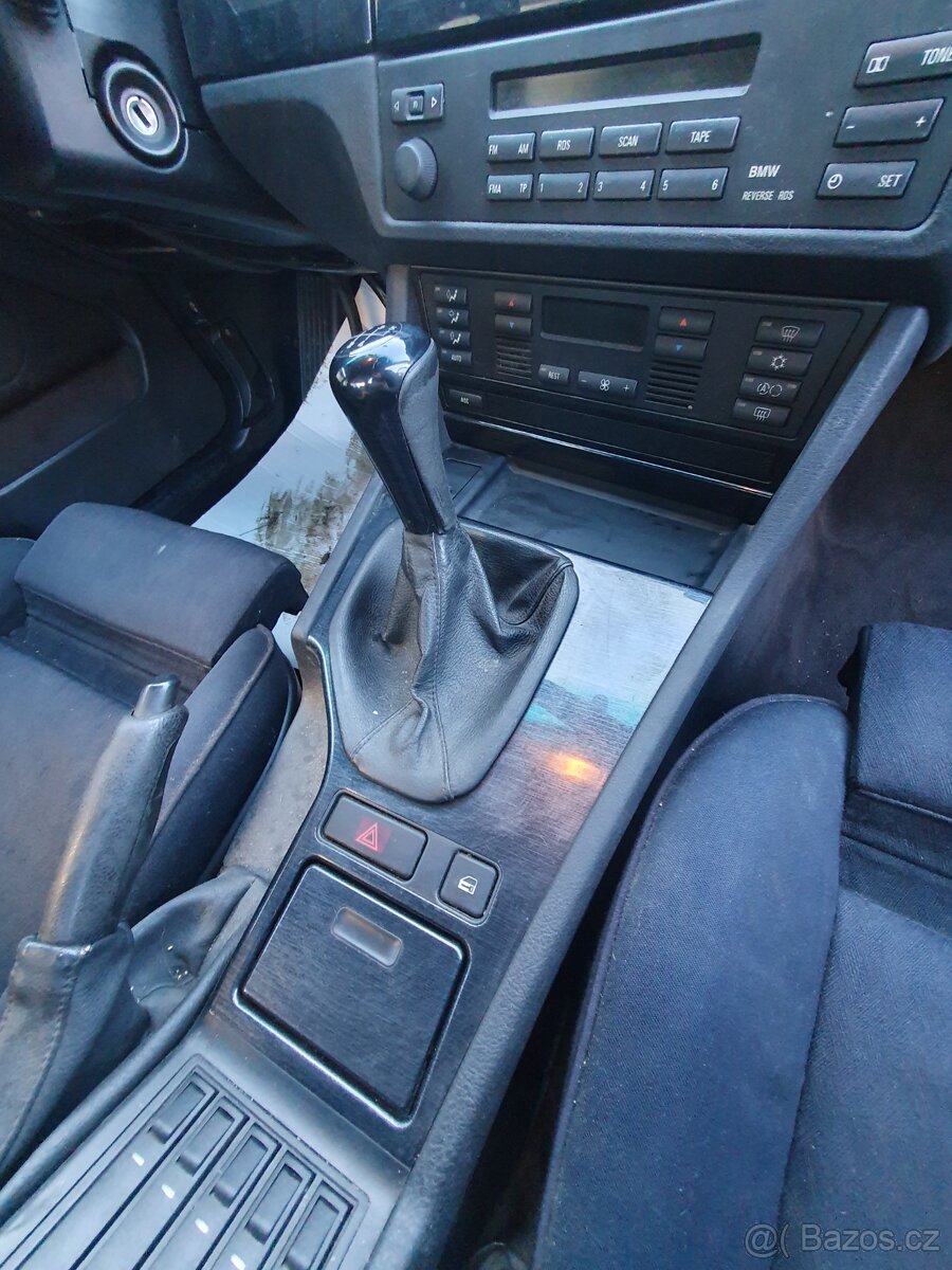 Černý dekor bmw e39 - 3