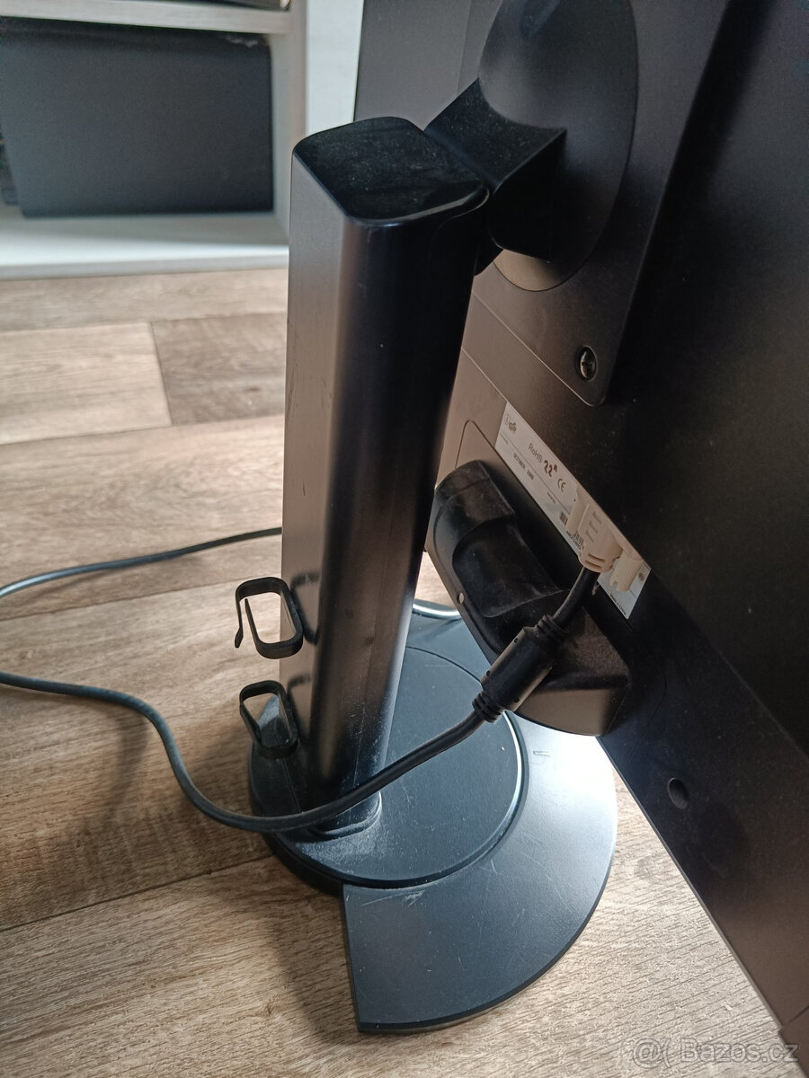 Monitor LCD 22" s reproduktory, polohovatelný - 3