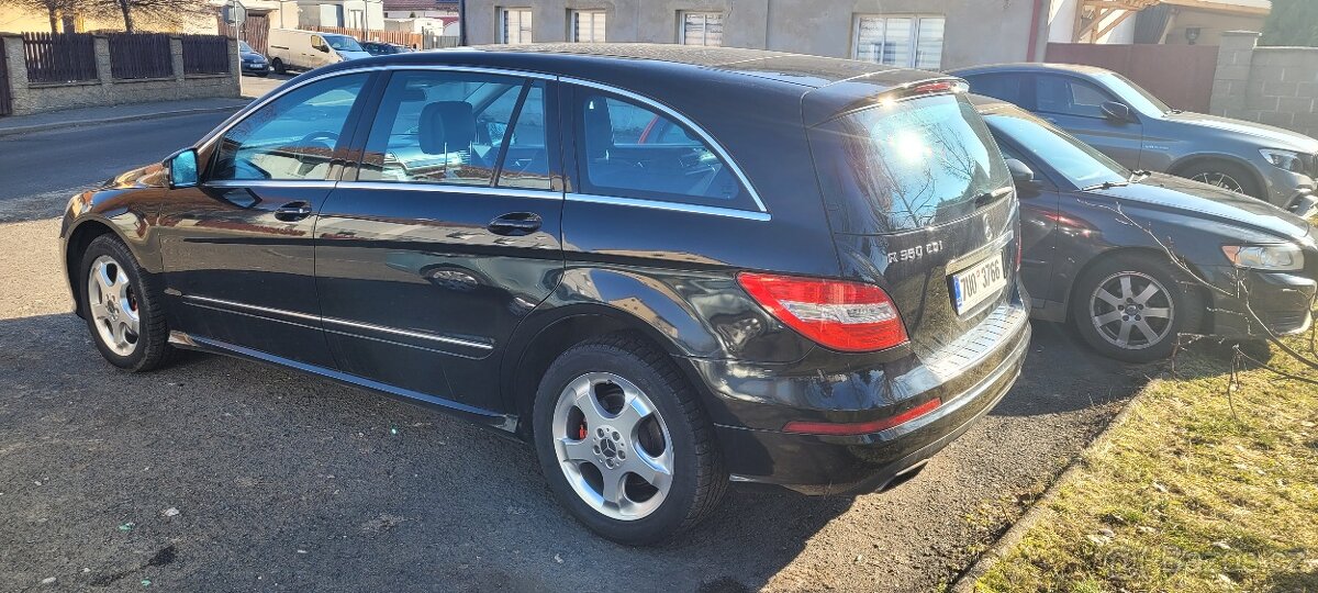 Mercedes R350 L 7 míst kupované nové v ČR - 3