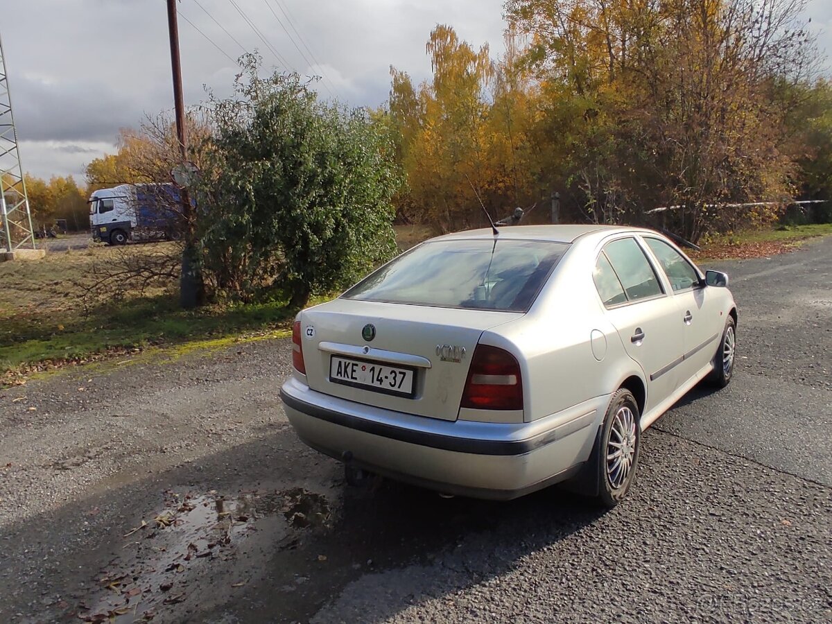 Škoda Octavia 1.6 SR, 74 kW, benzín, 1999 – 2 - 3