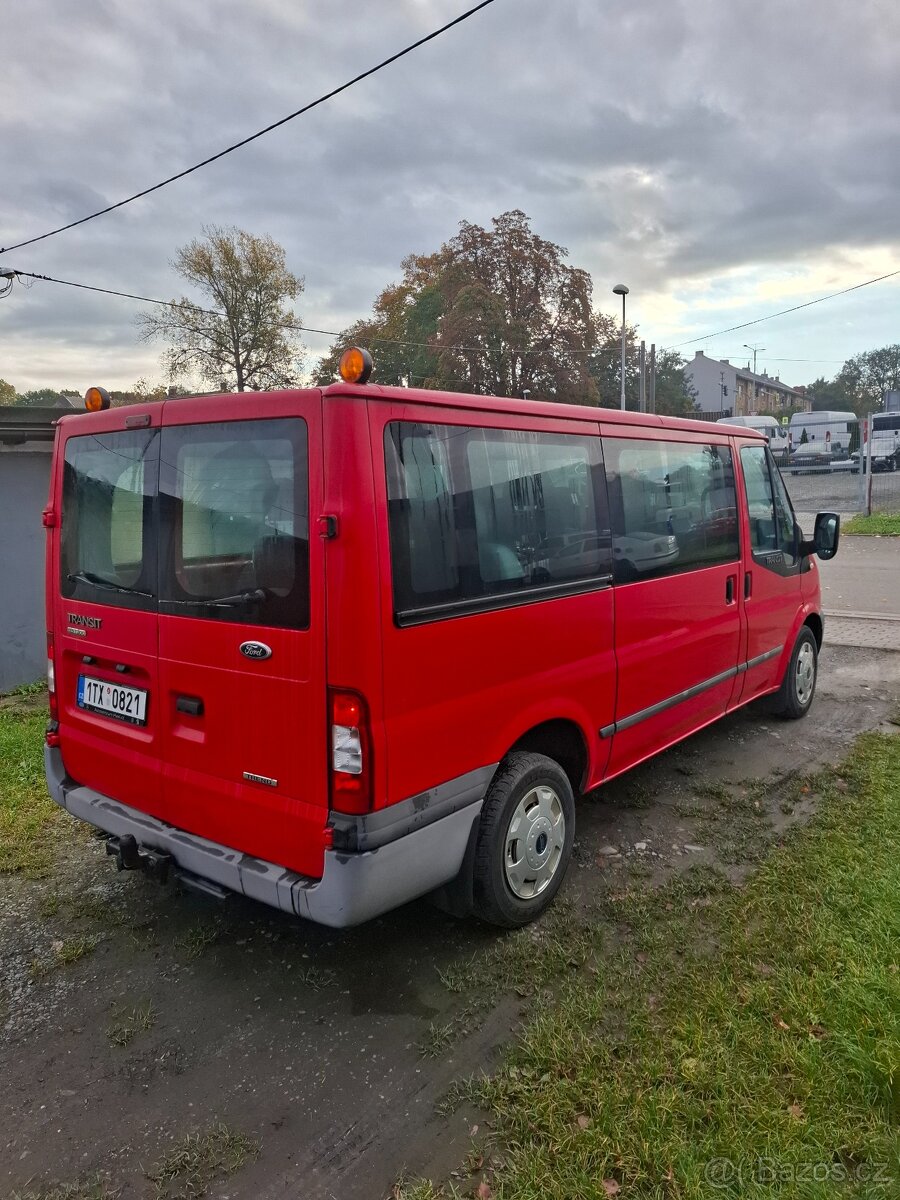 Ford Transit 2,2 TDCi bus 9 míst 92 kw - 3