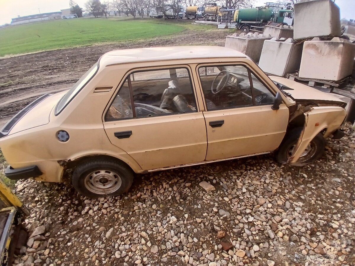 Škoda 105 (asi) - 3