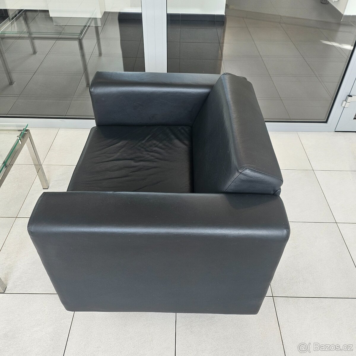 Černé kožené křeslo - 3