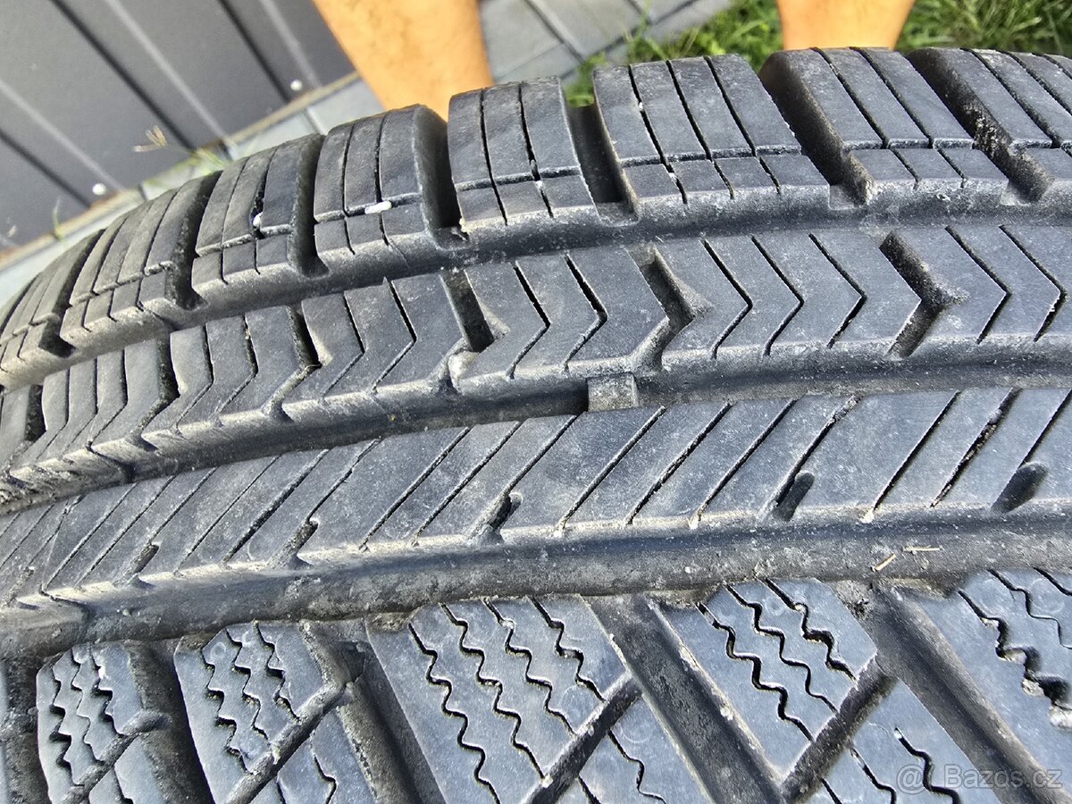 Vraník 185/60 r15 celoroční - 3