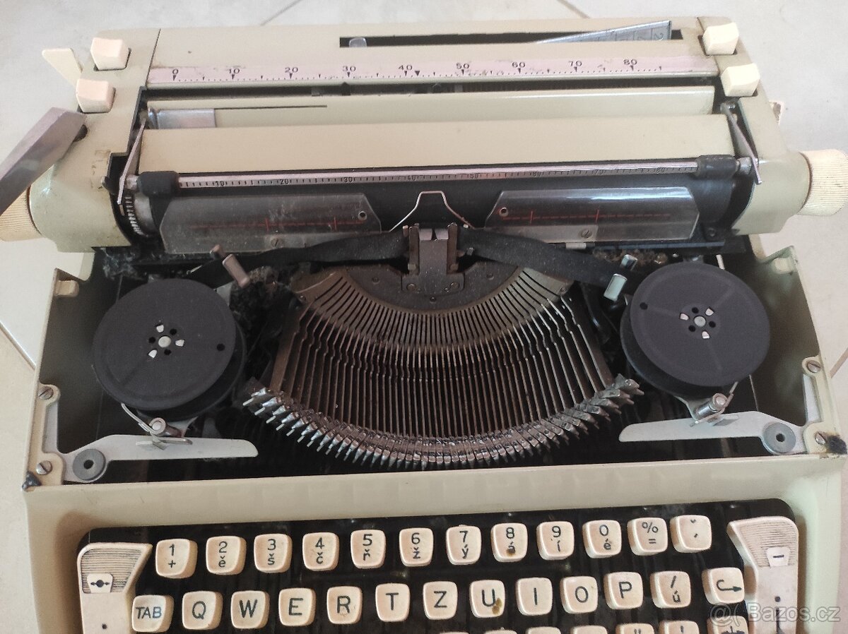 Psací stroj Consul - 3