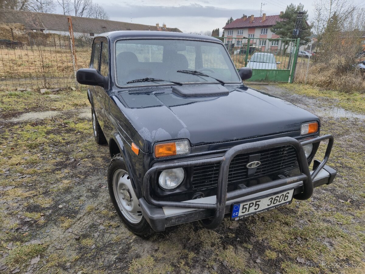 Lada Niva 21214 - 3
