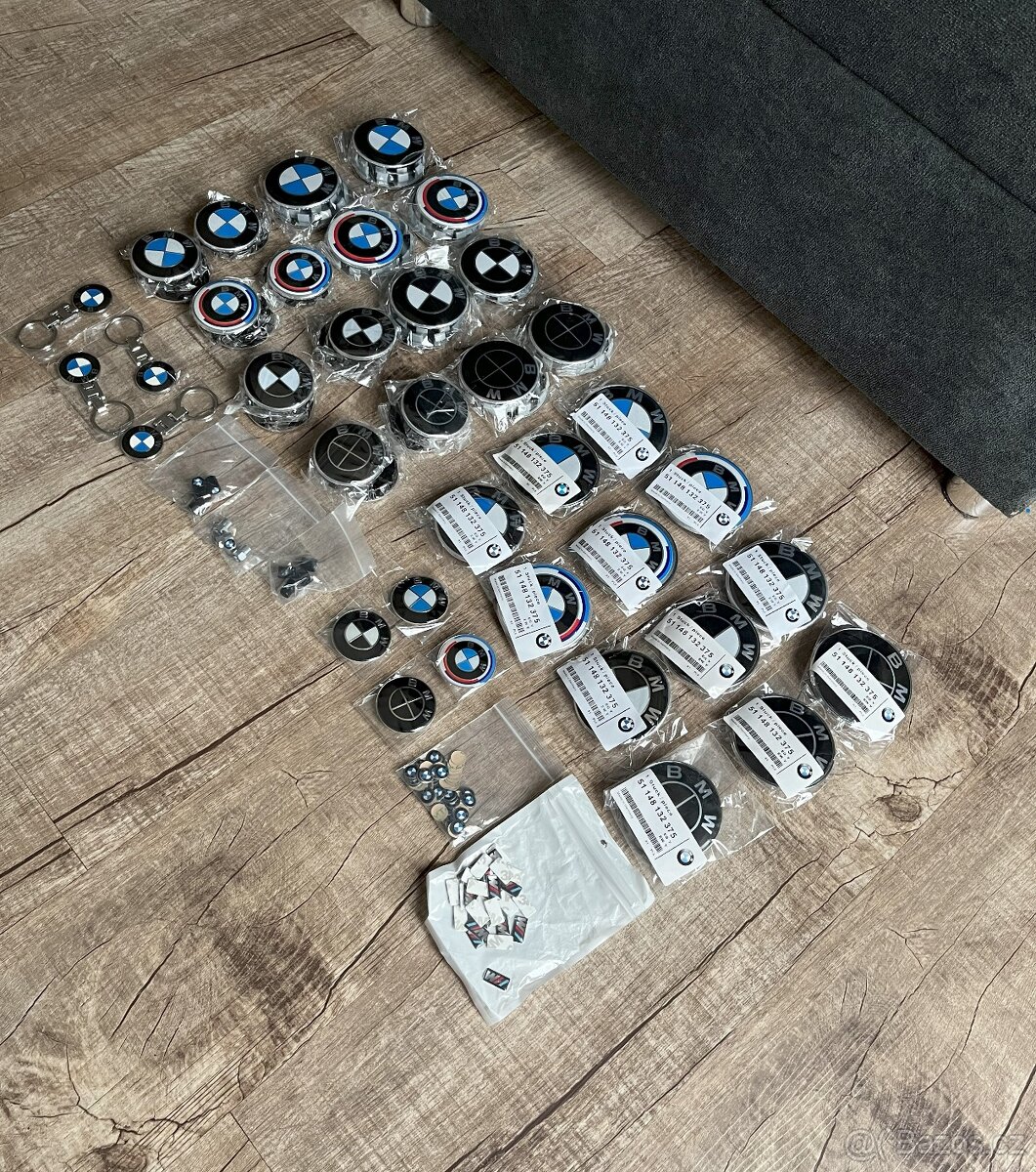 BMW ZNAKY, LOGA , EMBLÉMY, KRYTY..... - 3