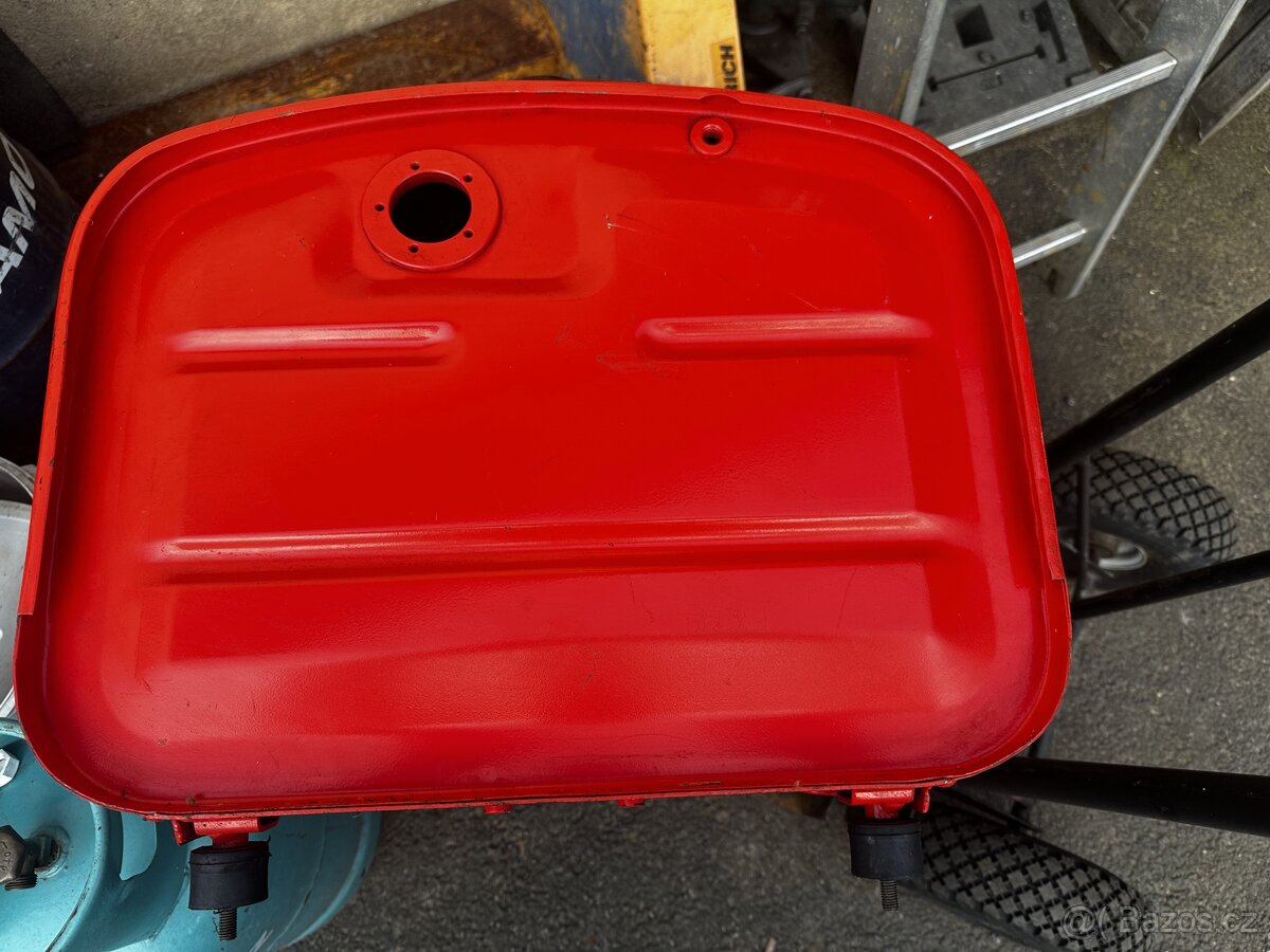 Naftová nádrž - 3