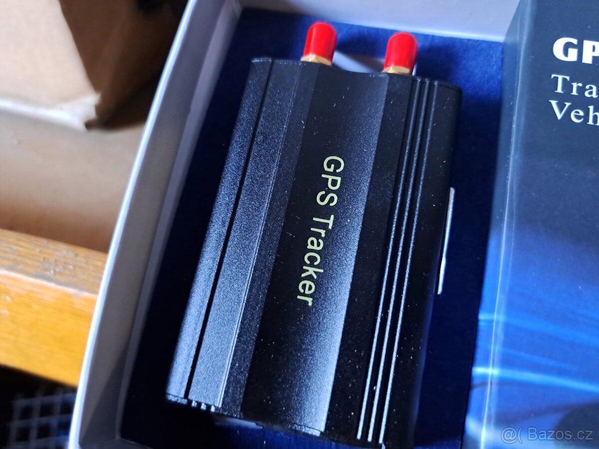 Auto/karavan GPS tracker pro GSM sim - 3