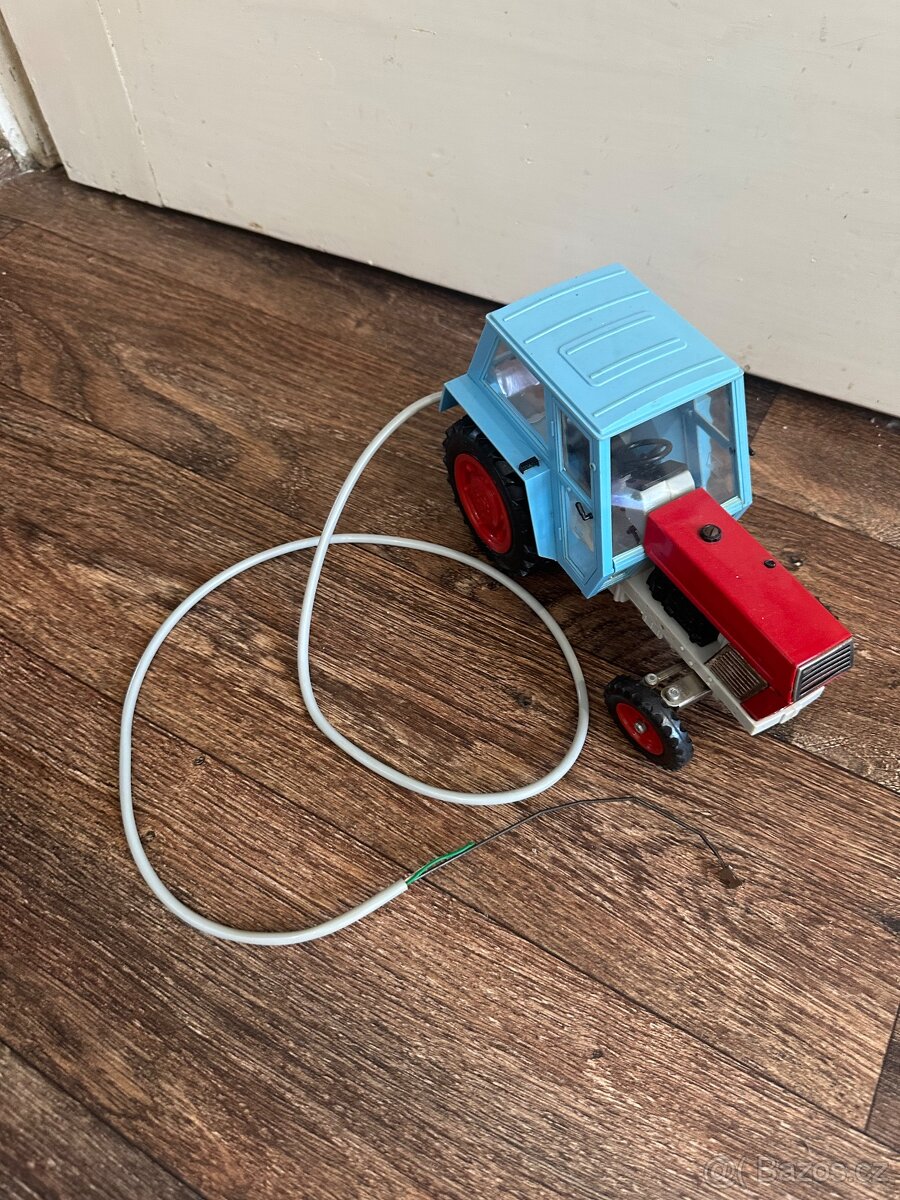 TRAKTOR ZETOR CRYSTAL KDN - 3