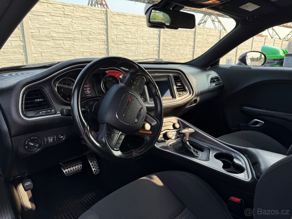 Dodge Challenger 5.7 Hemi - 3