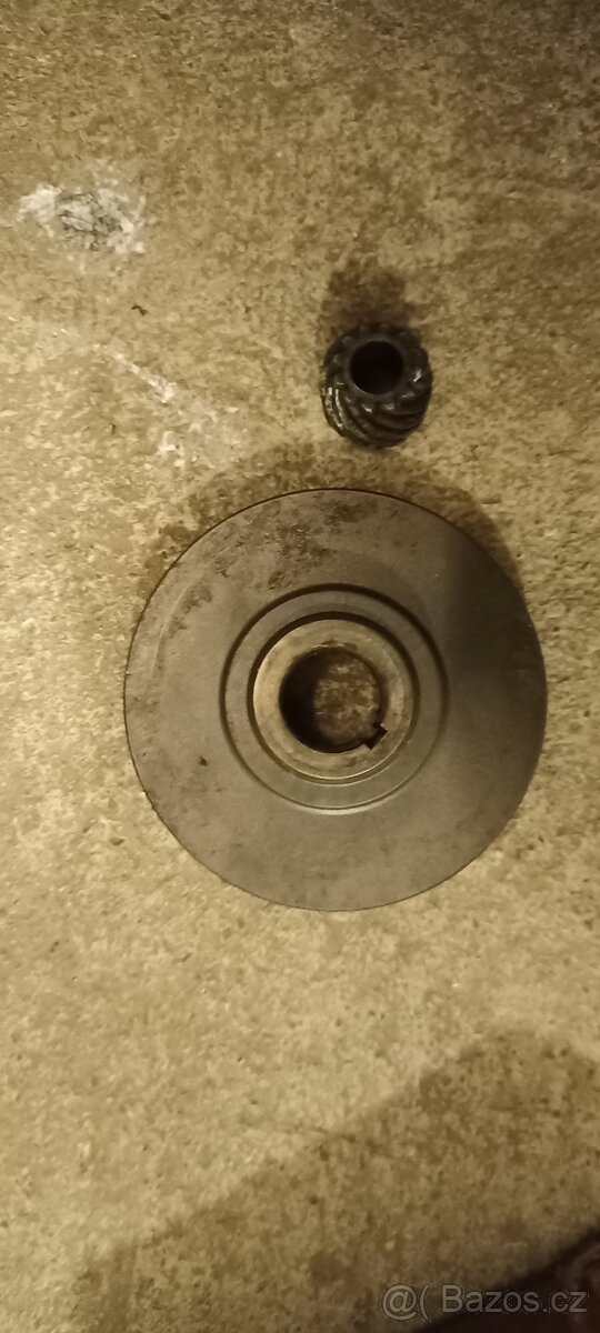 Převodovka ozubené kolo se šnekem - 3