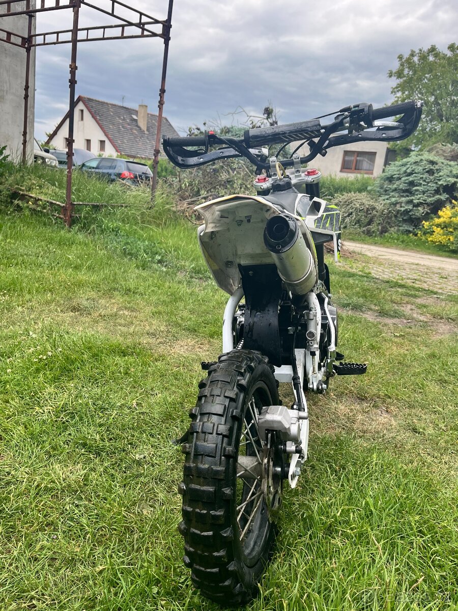 Čínská motorka Zuumav S3 125
